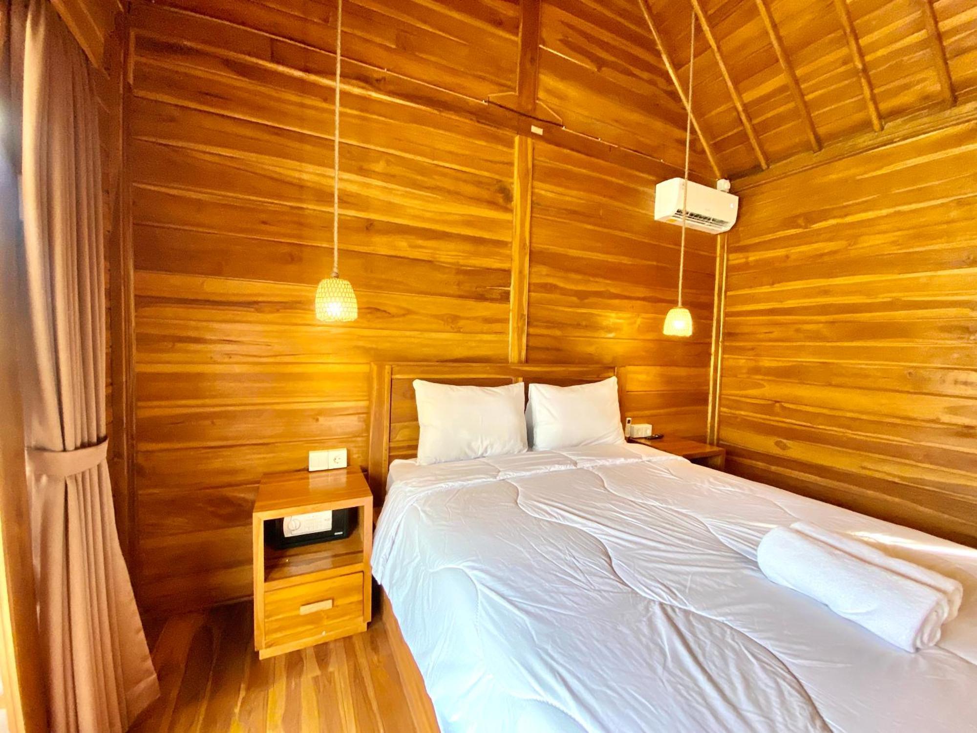 Habitación Doble con vistas a la piscina